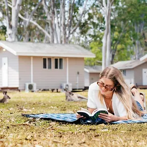 Kangarooms Noosa Everglades Hostel Cootharaba